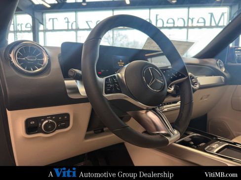Used 2026 Mercedes-Benz GLB 250 4MATIC image 11