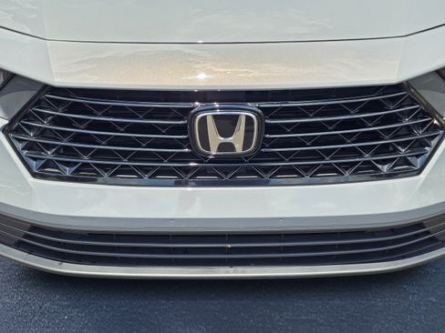Used 2025 Honda Accord Sport image 3