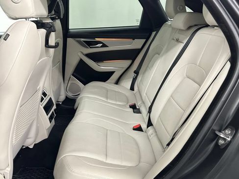 Used 2024 Jaguar F-PACE R-Dynamic S AWD/4WD image 27