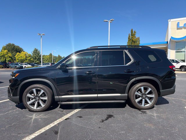 Used 2025 Honda Pilot Touring image 12