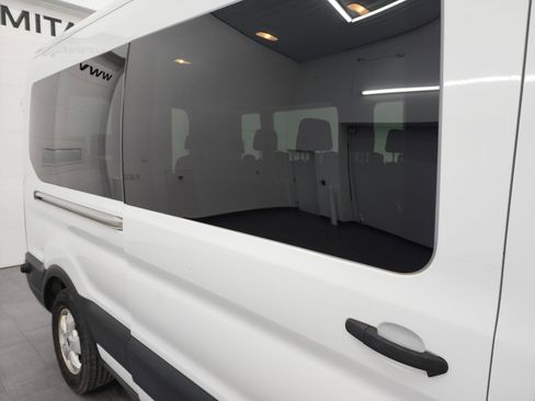 Used 2019 Ford Transit 350 XLT image 22