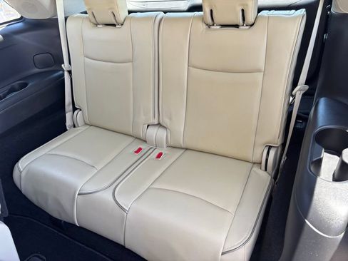 Used 2017 INFINITI QX60 FWD w/ Deluxe Technology Package image 14