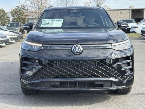New 2026 Volkswagen Tiguan SE R-Line FWD image 8