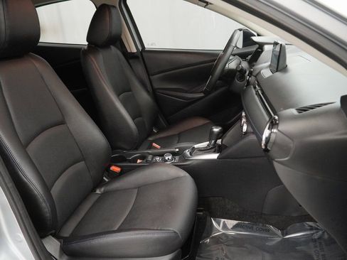 Used 2020 Toyota Yaris XLE image 42