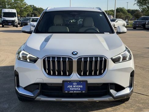 Used 2025 BMW X1 xDrive28i w/ Convenience Package AWD/4WD image 3