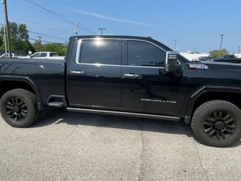 Used 2024 GMC Sierra 2500 Denali w/ Denali Reserve Package AWD/4WD image 3