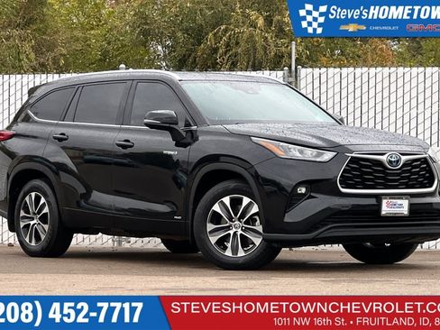 Used 2020 Toyota Highlander XLE image 1