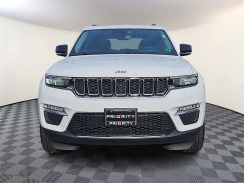 Used 2022 Jeep Grand Cherokee Limited image 2