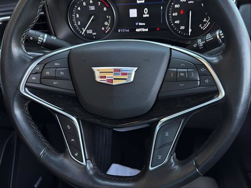 Used 2022 Cadillac XT5 Premium Luxury w/ Technology Package image 29
