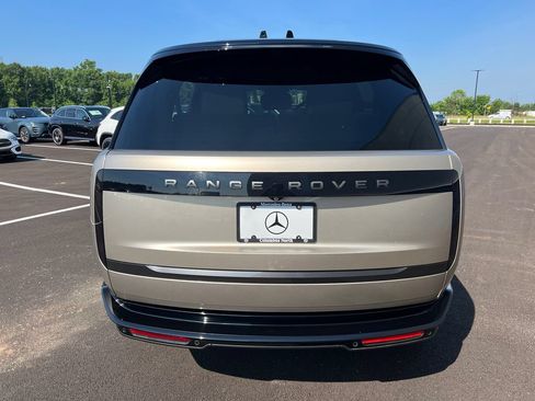 Used 2025 Land Rover Range Rover Long Wheelbase SE AWD/4WD image 6