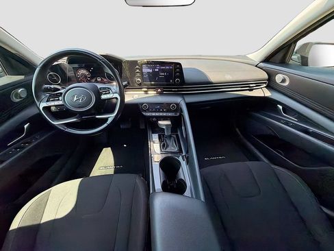 Used 2022 Hyundai Elantra SEL w/ Convenience Package FWD image 23