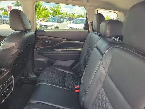 Used 2020 Nissan Murano Platinum w/ Cargo Package FWD image 11
