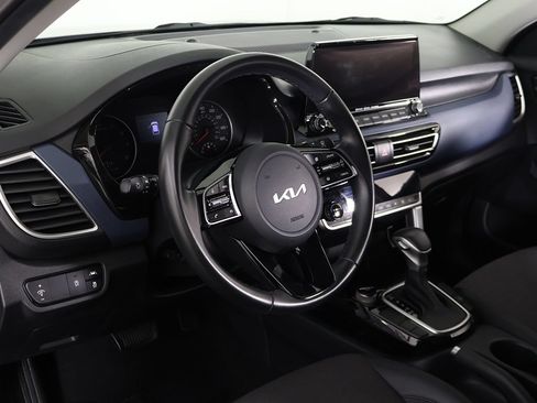 Used 2023 Kia Seltos S w/ Navigation Package FWD image 25