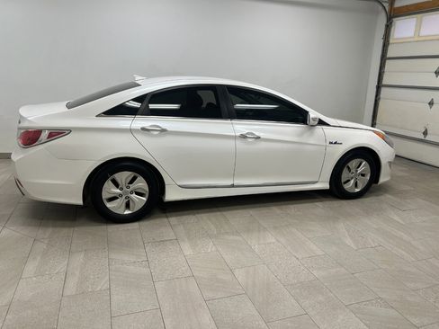 Used 2014 Hyundai Sonata Hybrid image 6