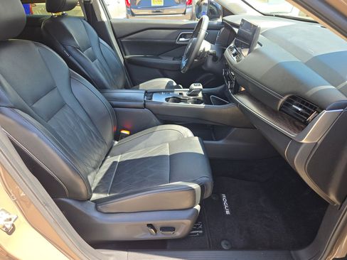 Certified 2024 Nissan Rogue Platinum FWD image 28