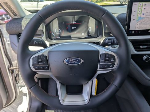 New 2026 Ford Explorer Active RWD image 28