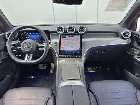 Used 2025 Mercedes-Benz GLC 350e 4MATIC w/ AMG Line image 13