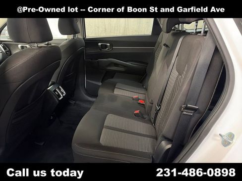Used 2022 Kia Sorento LX AWD/4WD image 21