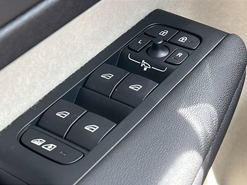 New 2026 Volvo XC40 B5 Ultra AWD/4WD image 20