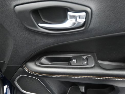 Used 2020 Jeep Compass Latitude image 13