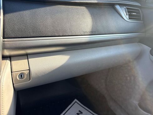 Used 2014 Toyota Camry LE w/ Moonroof Package FWD image 31