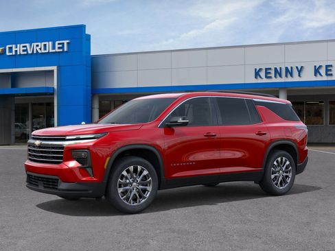 New 2026 Chevrolet Traverse LT image 2