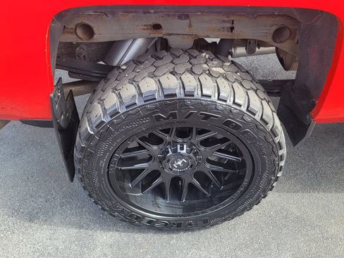 Used 2018 Chevrolet Silverado 1500 Custom w/ Custom Convenience Package AWD/4WD image 13