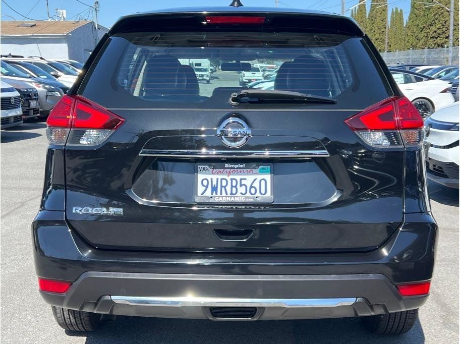 Used 2017 Nissan Rogue S FWD image 4