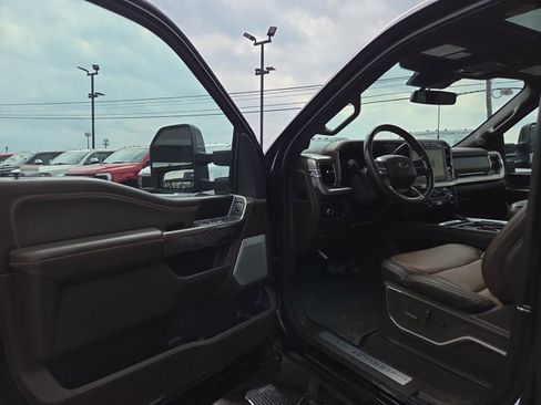 Used 2023 Ford F250 King Ranch w/ Tremor Off-Road Package AWD/4WD image 8