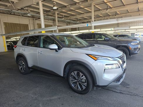 Used 2023 Nissan Rogue SV AWD/4WD image 6