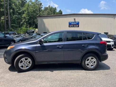 Used 2013 Toyota RAV4 LE FWD image 5