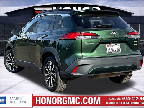 Used 2022 Toyota Corolla Cross XLE w/ Convenience Package image 4