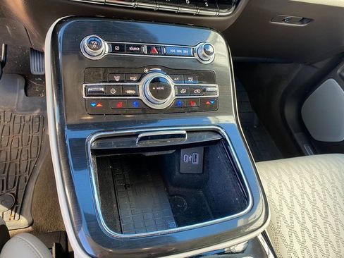 Used 2022 Lincoln Nautilus Black Label w/ Class II Trailer Tow Package image 27