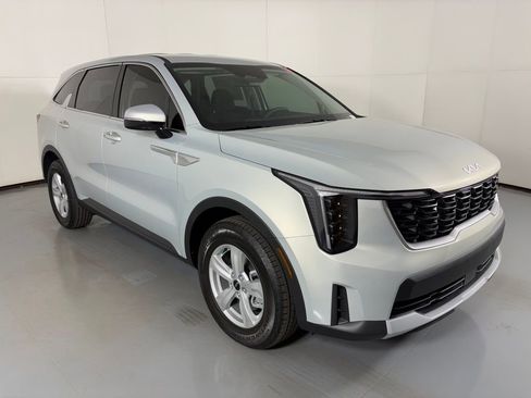 New 2026 Kia Sorento LX image 2