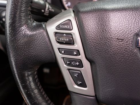 Used 2019 Nissan Titan SL w/ Midnight Edition AWD/4WD image 28