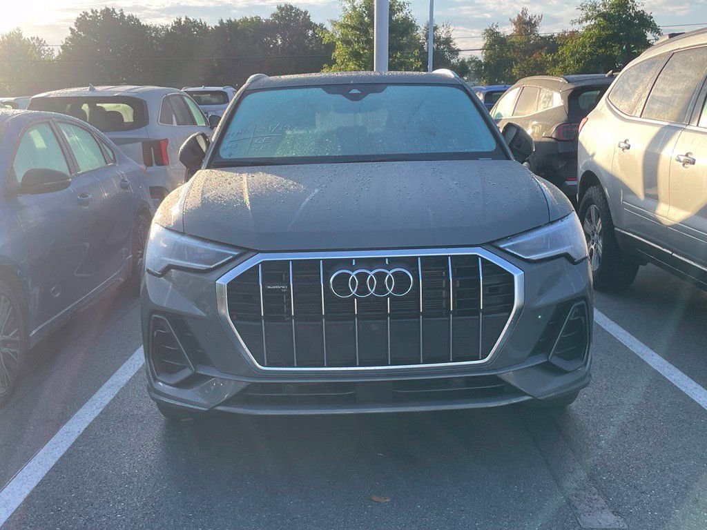 Used 2024 Audi Q3 2.0T Premium Plus AWD/4WD image 2