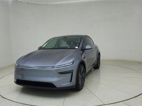 Used 2026 Tesla Model Y 2WD image 62