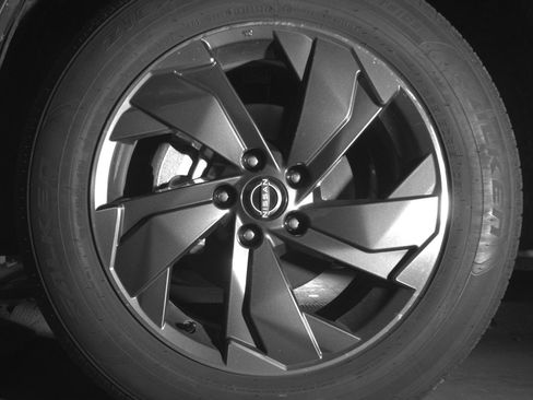 Used 2025 Nissan Rogue SV FWD image 12