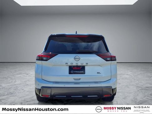 Used 2024 Nissan Rogue SL w/ SL Premium Package FWD image 6