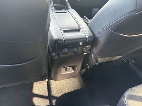 Used 2025 Toyota Grand Highlander FWD image 25