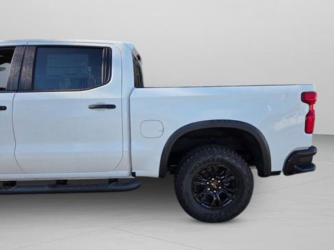 New 2026 Chevrolet Silverado 1500 ZR2 w/ Dark Appearance Package image 17