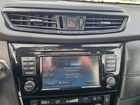 Used 2017 Nissan Rogue SL w/ SL Premium Package image 22