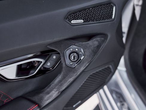 Used 2023 Lamborghini Huracan Tecnica image 37