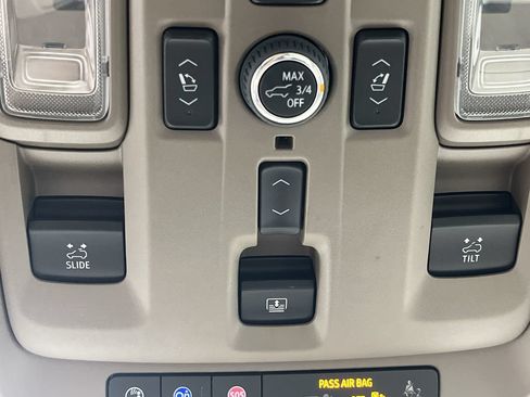 Certified 2025 GMC Yukon XL Denali w/ Sun & Power Step Package AWD/4WD image 28