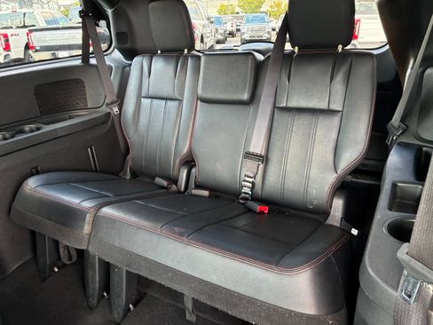 Used 2019 Dodge Grand Caravan GT FWD image 19