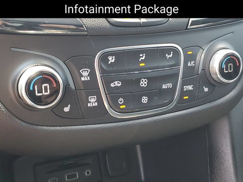 Used 2024 Chevrolet Equinox RS FWD image 16