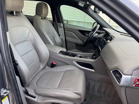 Used 2017 Jaguar F-PACE R-Sport image 34