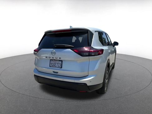 Used 2025 Nissan Rogue SV FWD image 14