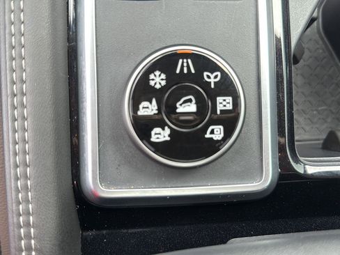 Used 2024 Nissan Pathfinder Platinum w/ Cargo Package image 34