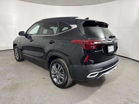 Used 2021 Kia Seltos S AWD/4WD image 31